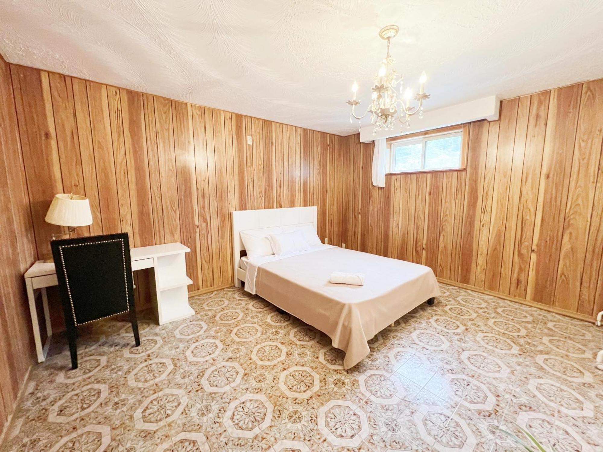 Vihome-34- Double Bed Near Finch And 404 Bsmt * Toronto