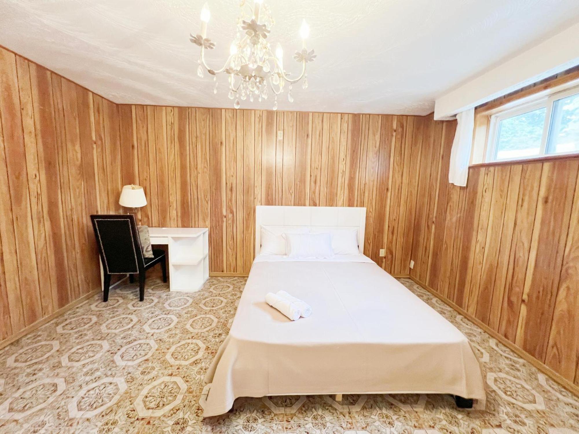 Privatunterkunft Vihome-34- Double Bed Near Finch And 404 Bsmt *